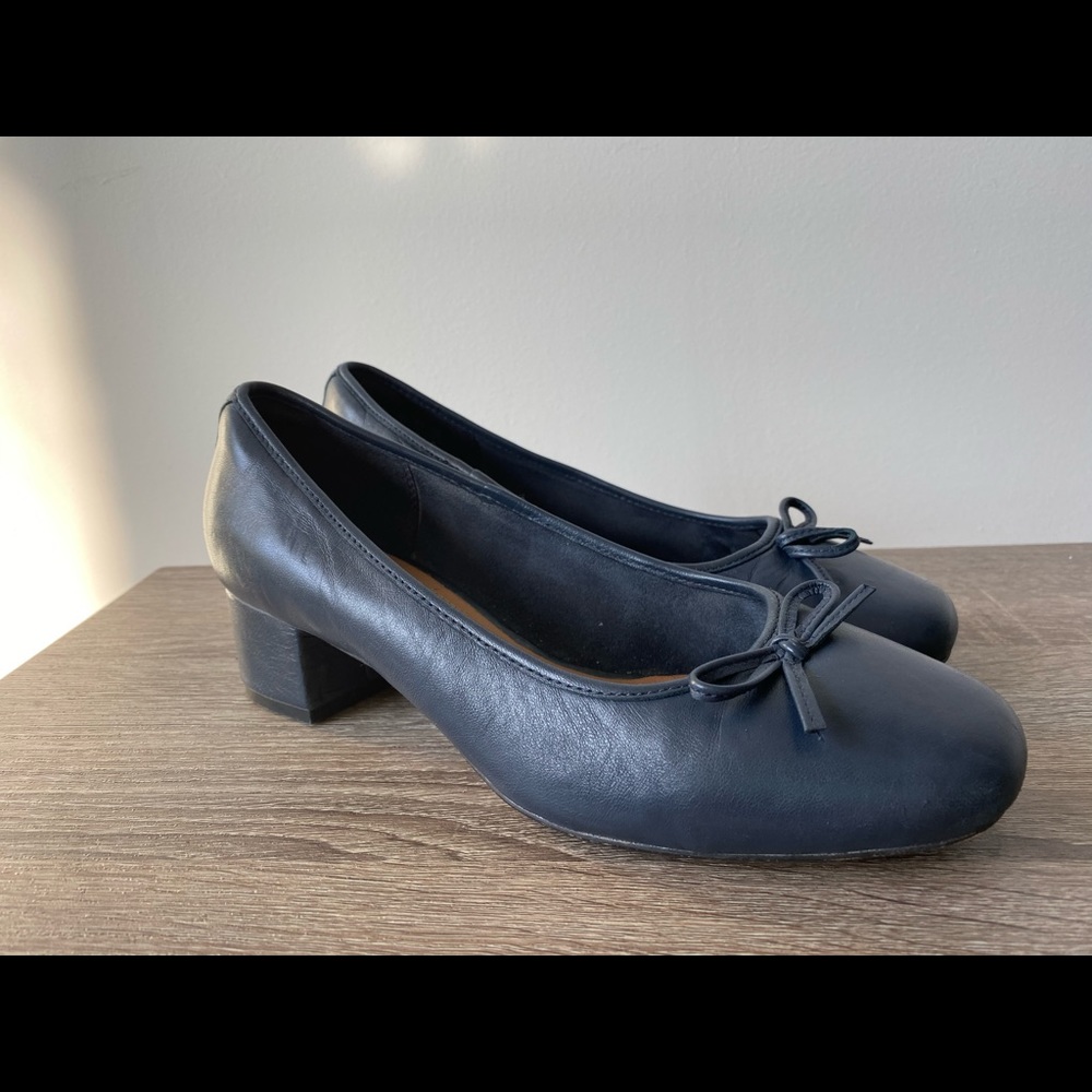 Clark’s Leather block heel women’s 6.5W